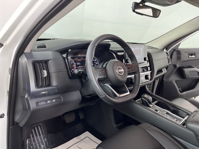 Used 2024 Nissan Pathfinder SL image 19