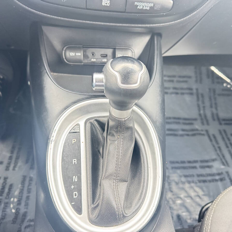 Used 2014 Kia Soul FWD image 15