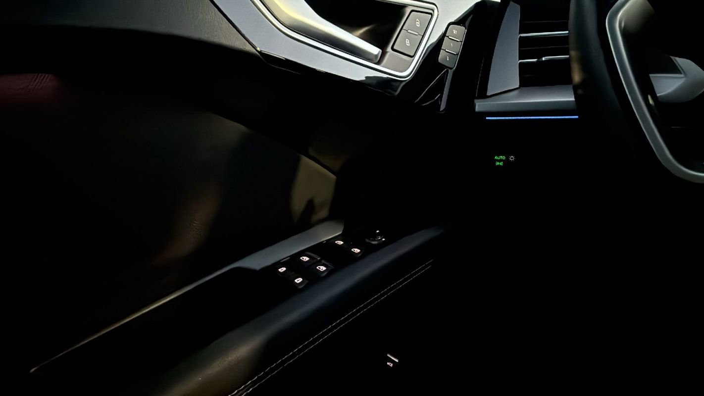 Used 2024 Audi Q4 e-tron Premium Plus w/ Premium Plus image 19