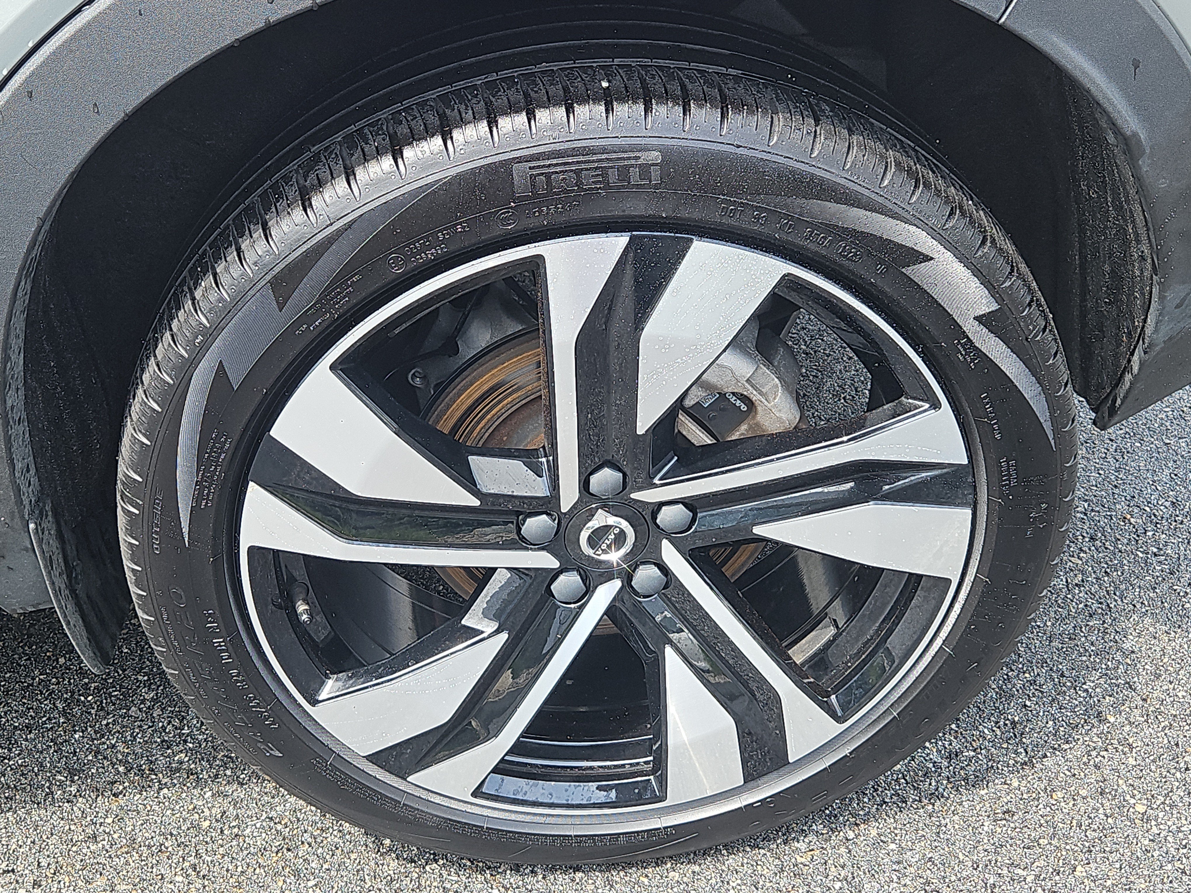 Used 2024 Volvo XC40 B5 Plus w/ Protection Package Premier AWD/4WD image 29
