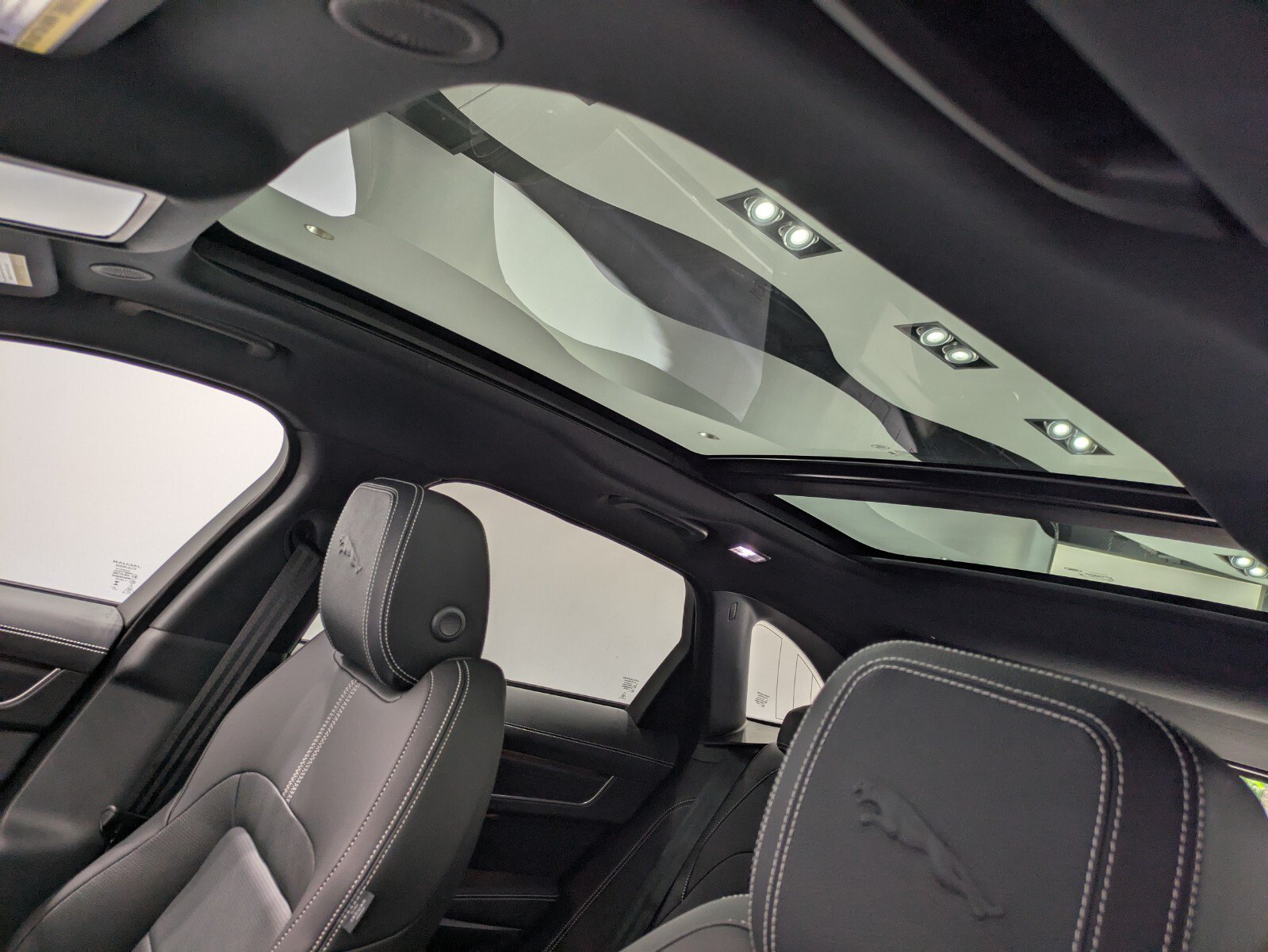 New 2026 Jaguar F-PACE R-Dynamic S AWD/4WD image 9