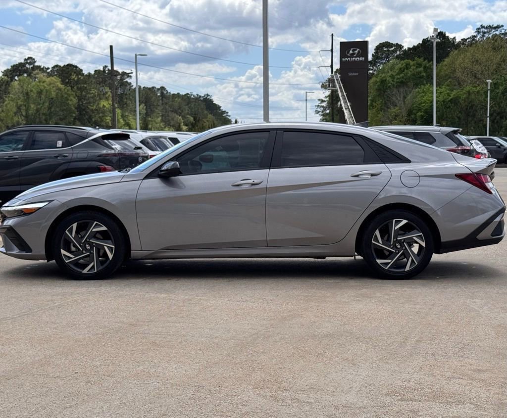 Used 2025 Hyundai Elantra Sport image 10