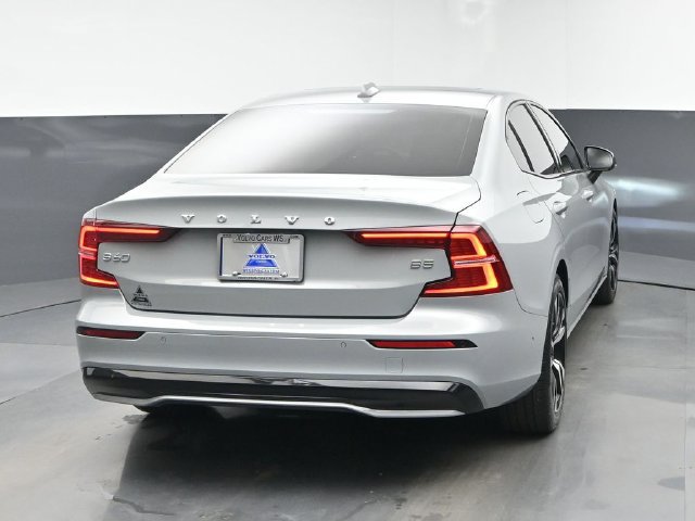 Used 2025 Volvo S60 B5 Plus FWD image 8