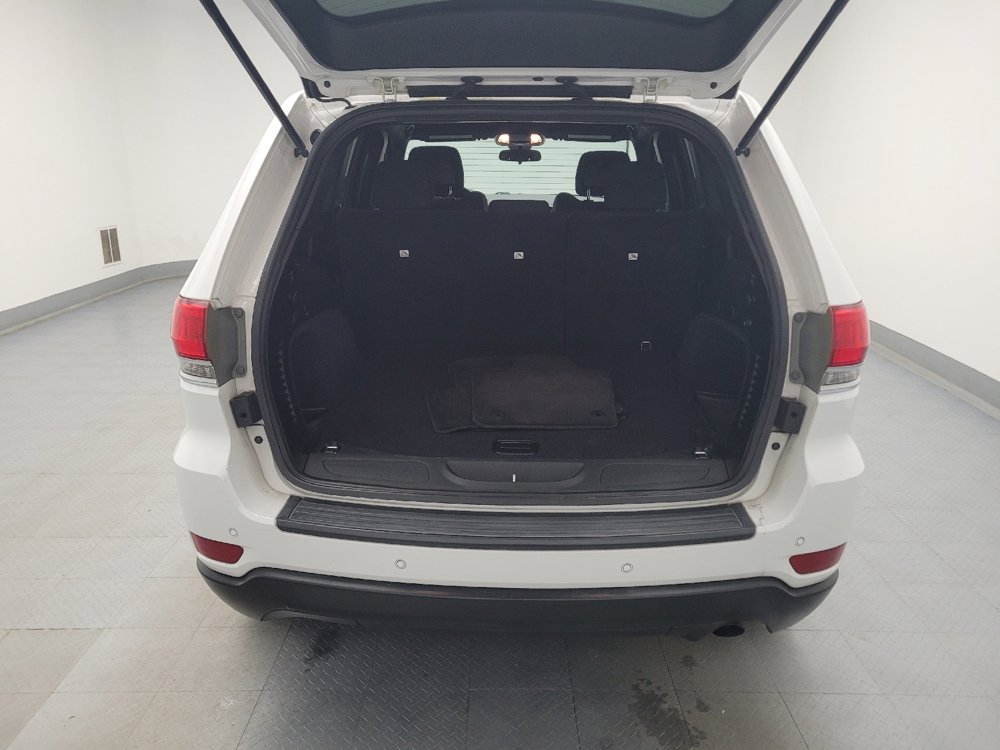 Used 2018 Jeep Grand Cherokee Laredo image 29