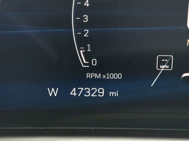 Used 2024 Cadillac XT4 Premium Luxury FWD image 16