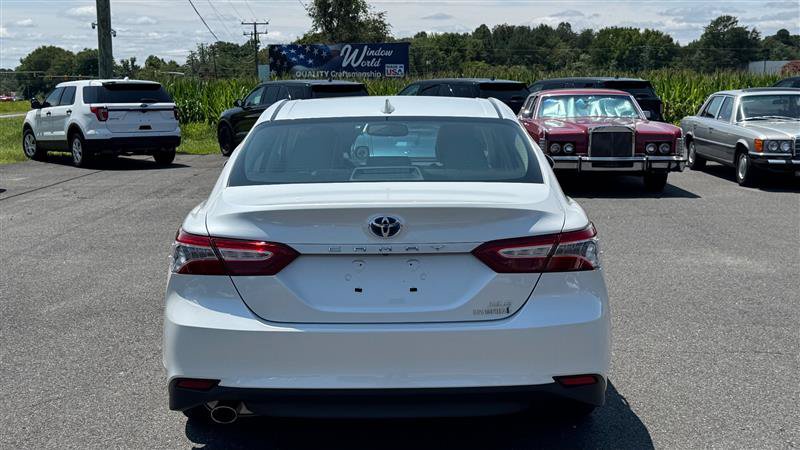 Used 2019 Toyota Camry XLE FWD image 10