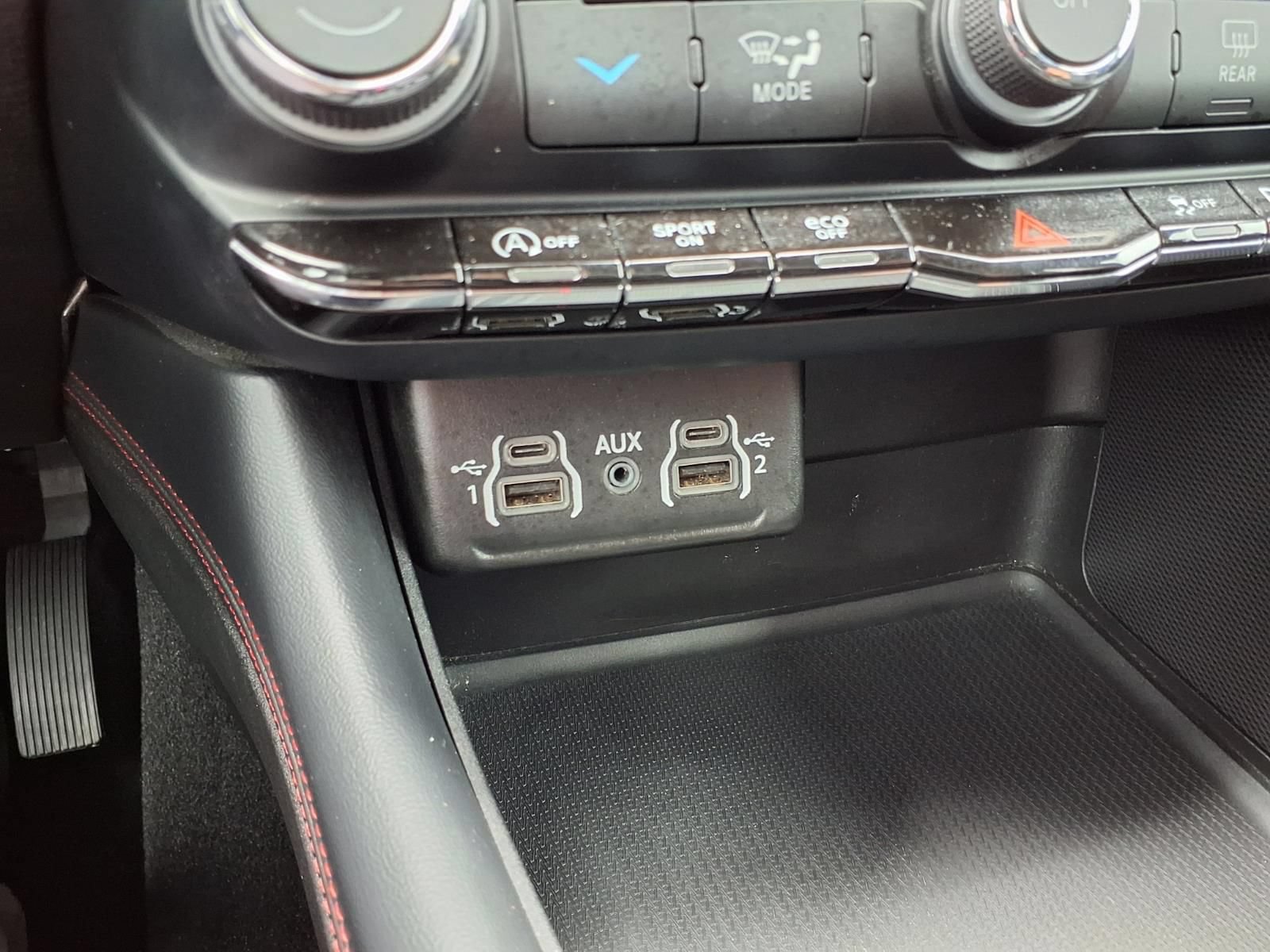 Used 2025 Dodge Durango GT AWD/4WD image 14