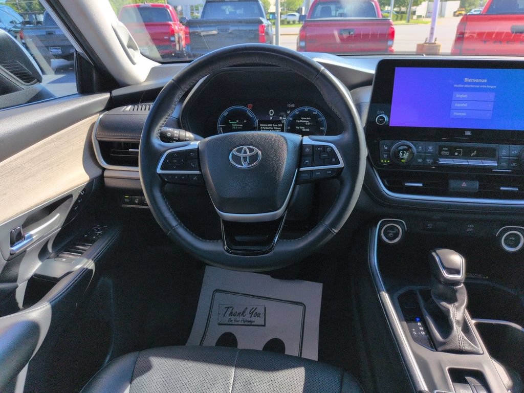 Used 2024 Toyota Grand Highlander AWD Hybrid image 13