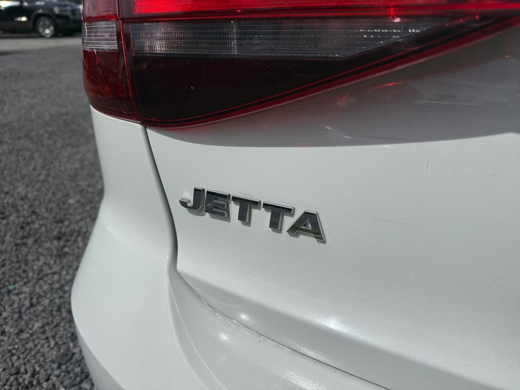 Used 2016 Volkswagen Jetta Sport FWD image 17