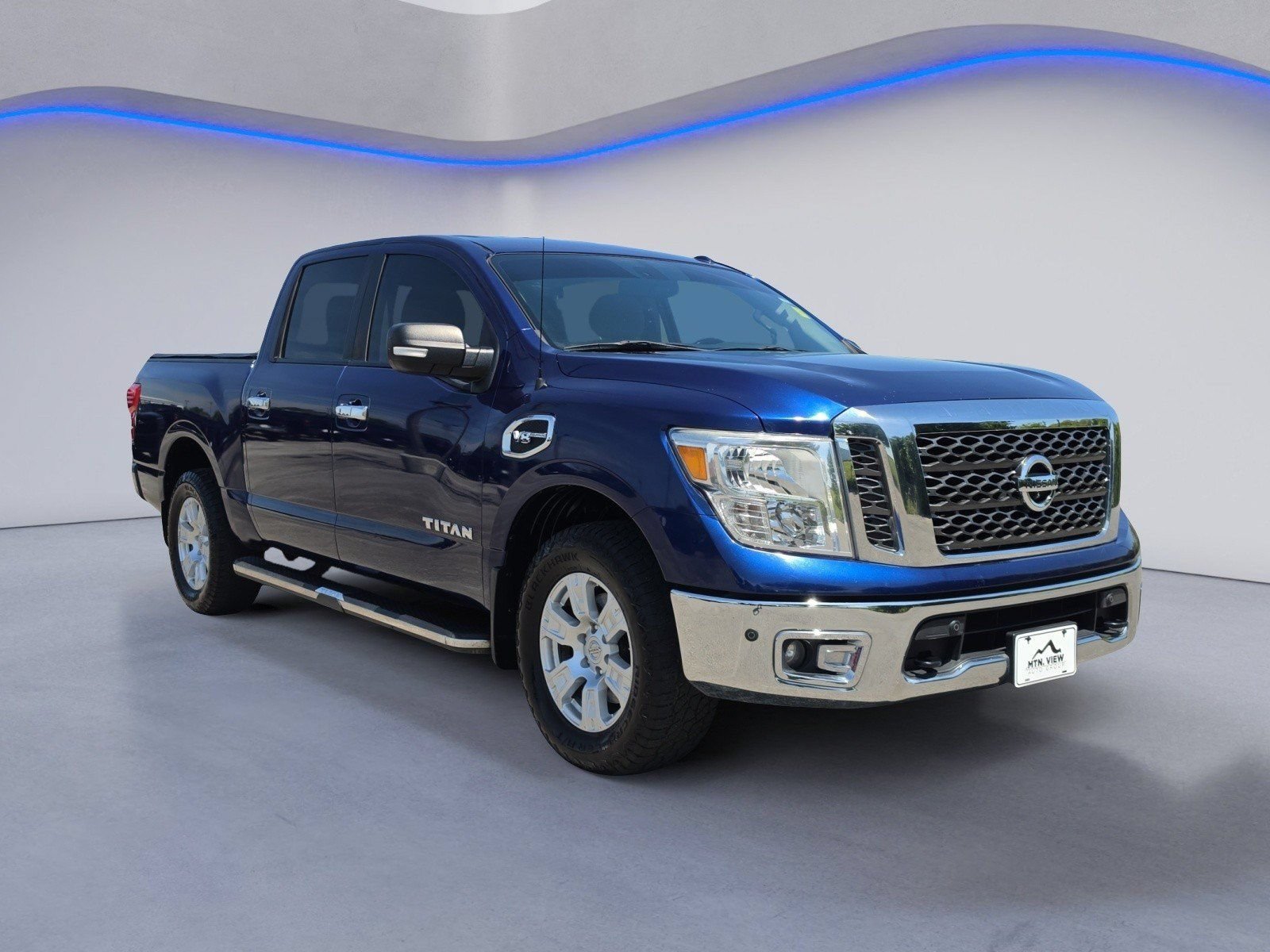 Used 2017 Nissan Titan SV AWD/4WD image 10
