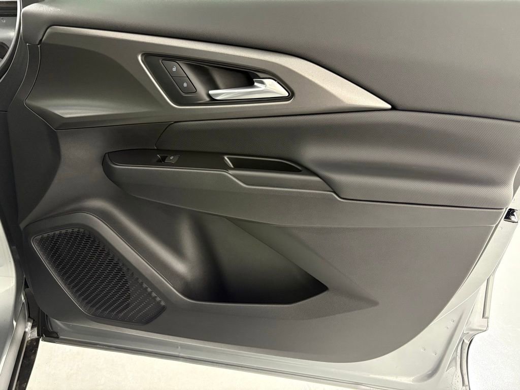 Used 2026 Chevrolet Equinox EV LT image 44