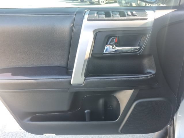 Used 2022 Toyota 4Runner SR5 Premium w/ Moonroof Package AWD/4WD image 11