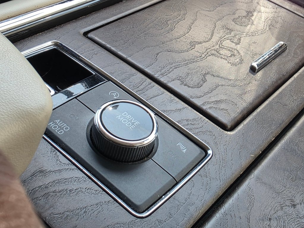 Used 2018 Lincoln Navigator L Select AWD/4WD image 29