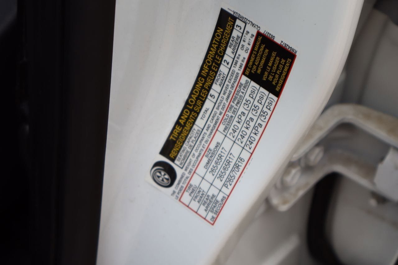 Used 2024 Nissan Frontier SV w/ SV Convenience Package RWD image 30