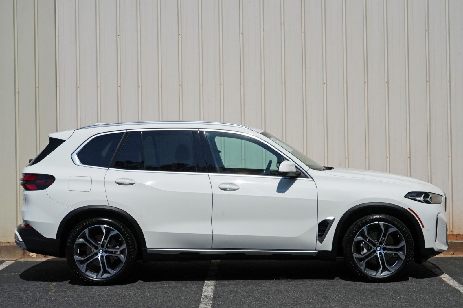 Used 2024 BMW X5 xDrive40i w/ Parking Assistance Package AWD/4WD image 62