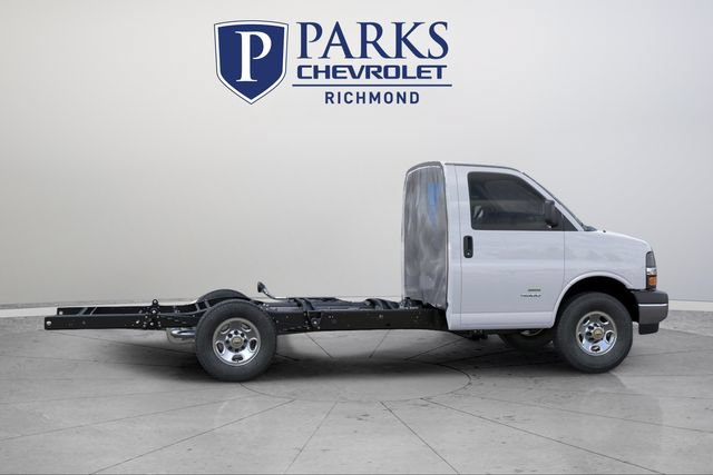 New 2025 Chevrolet Express 3500 w/ Power Convenience Package RWD image 6
