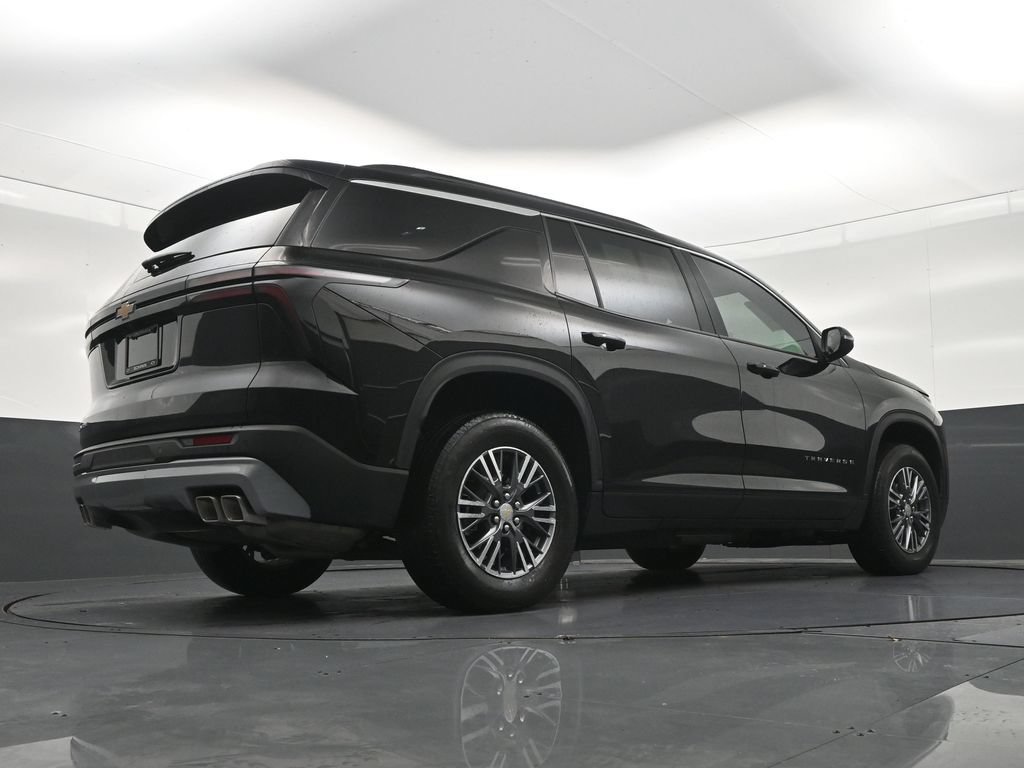 Used 2026 Chevrolet Traverse LT FWD image 30