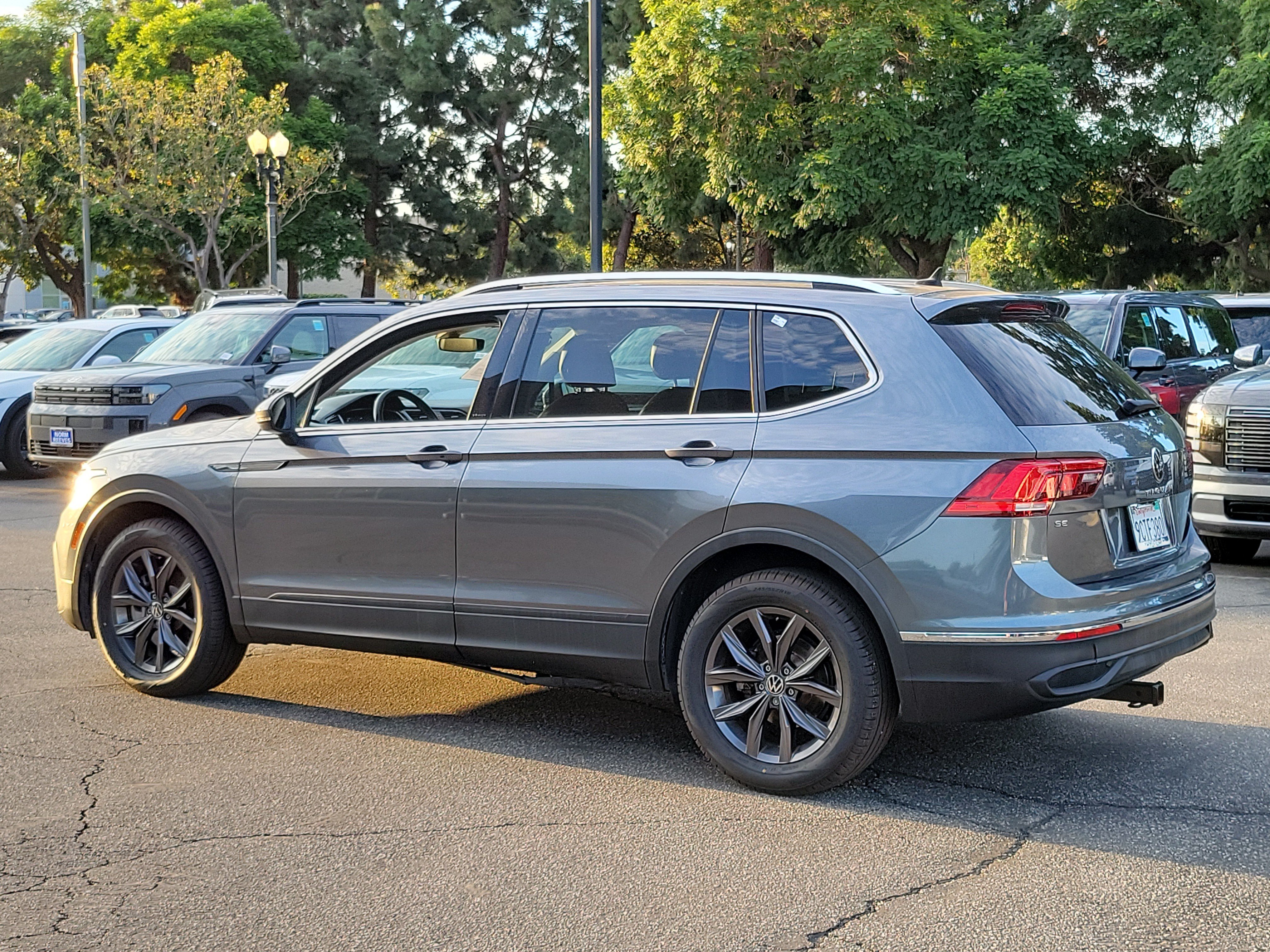 Used 2022 Volkswagen Tiguan SE FWD image 28