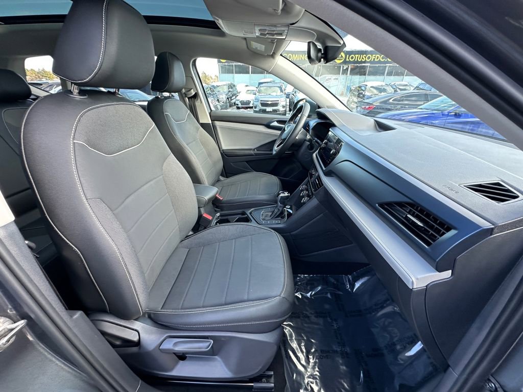 Used 2024 Volkswagen Taos SE image 23