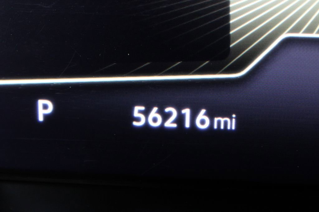 Used 2022 Volkswagen Tiguan SE R-Line image 25