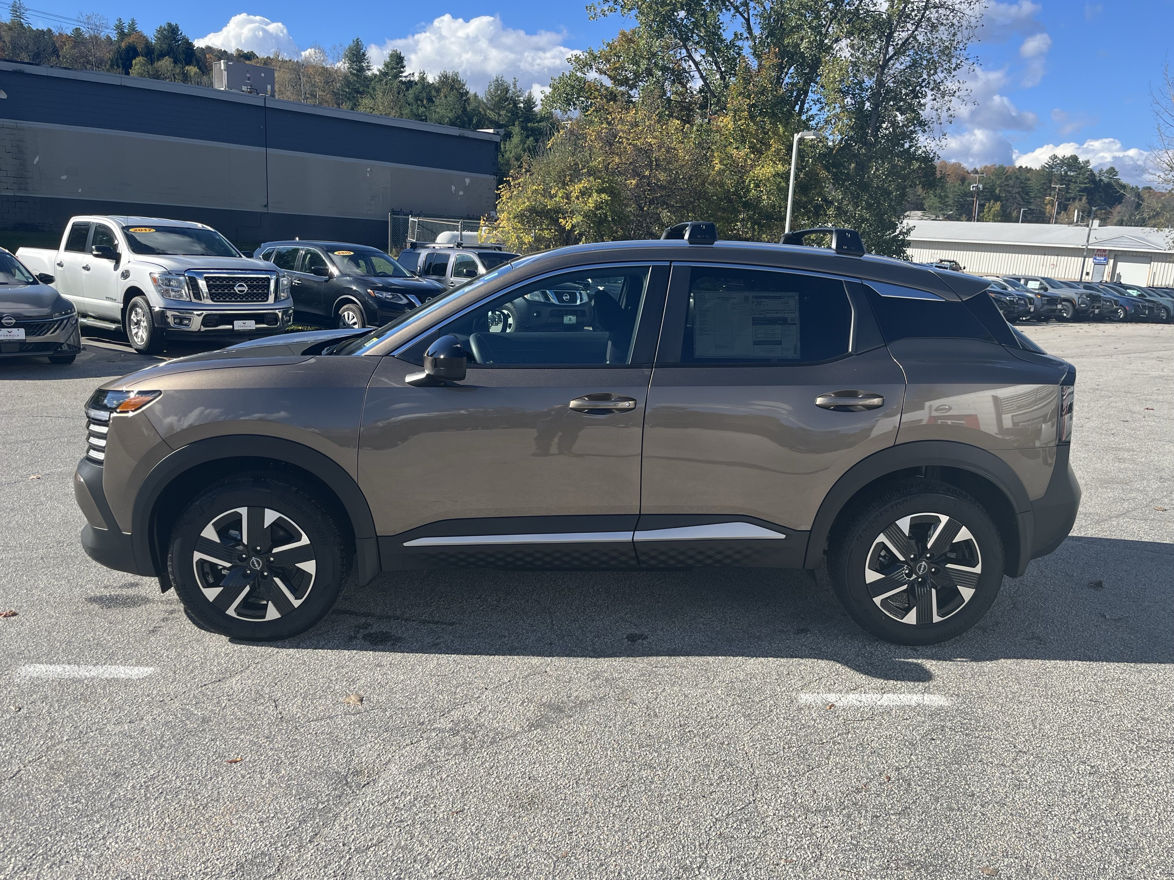 New 2027 Nissan Kicks SV AWD/4WD image 3