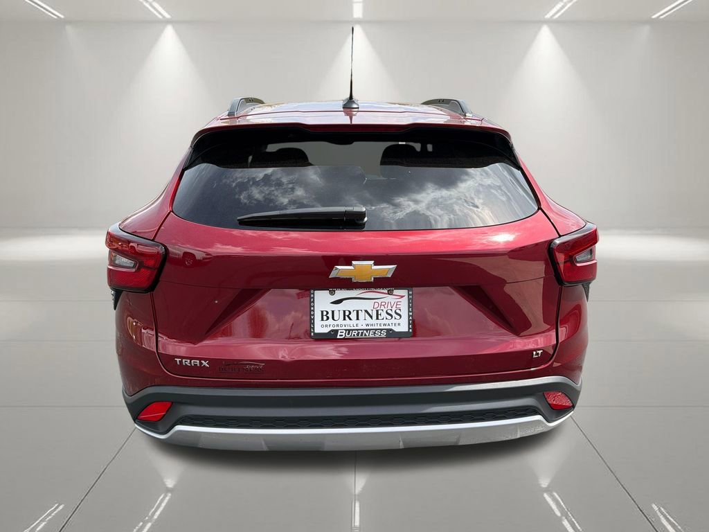 Certified 2025 Chevrolet Trax LT w/ LT Convenience Package FWD image 5