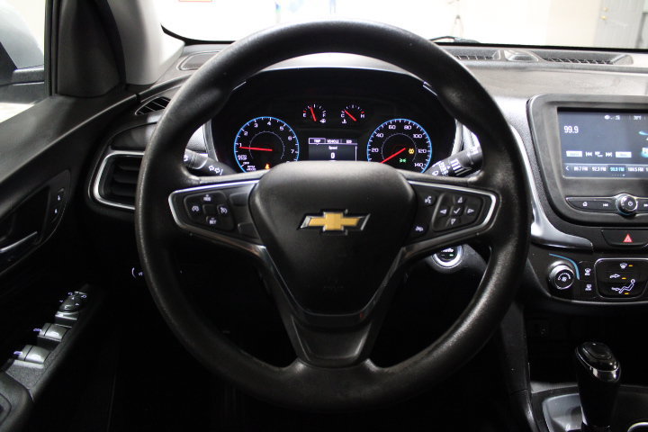 Used 2018 Chevrolet Equinox LT FWD image 32