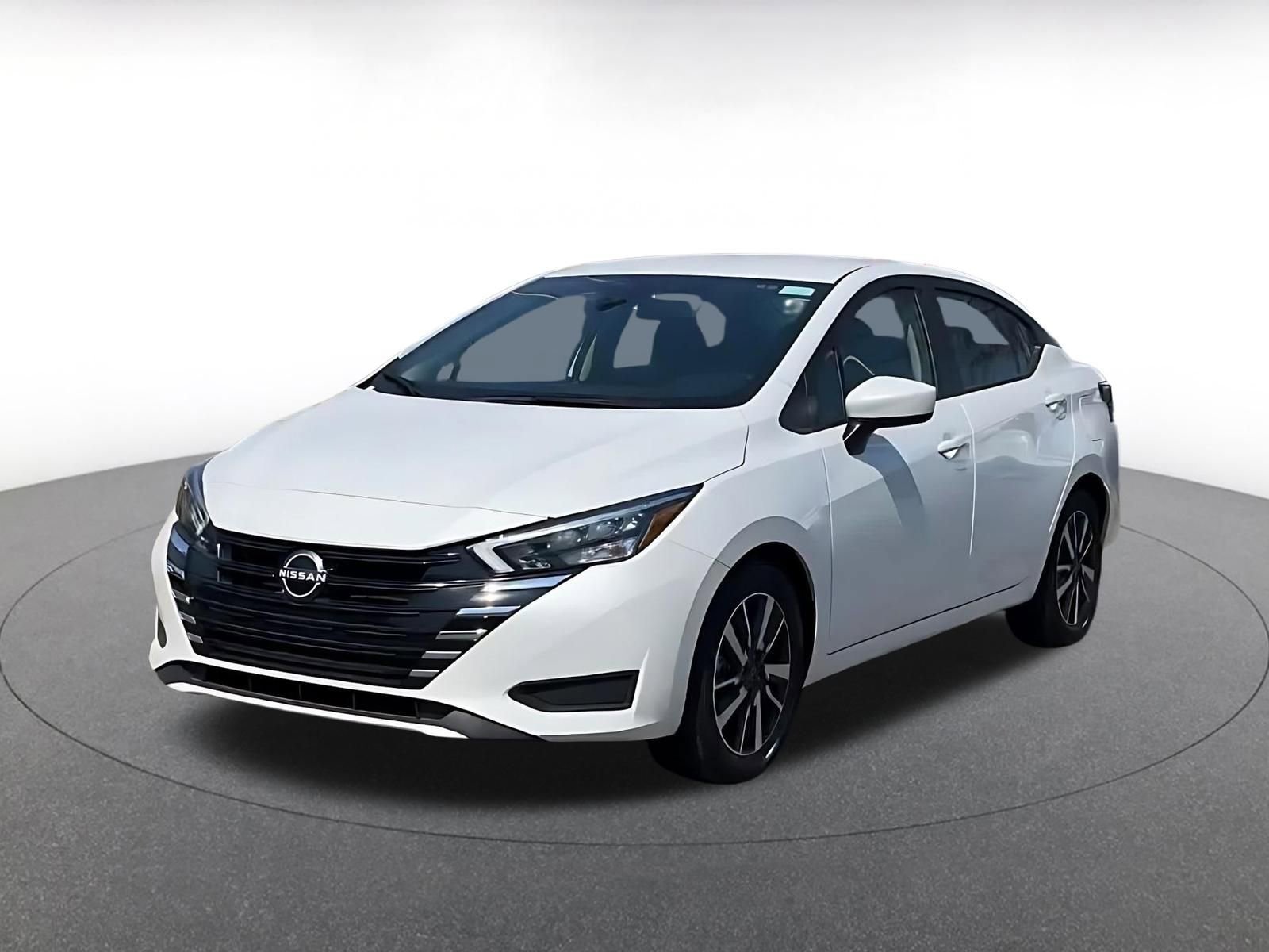 Used 2025 Nissan Versa SV image 7