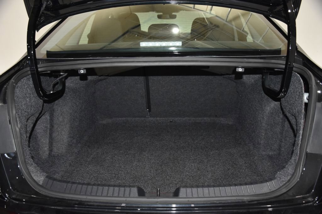 Used 2025 Volkswagen Jetta SE image 29