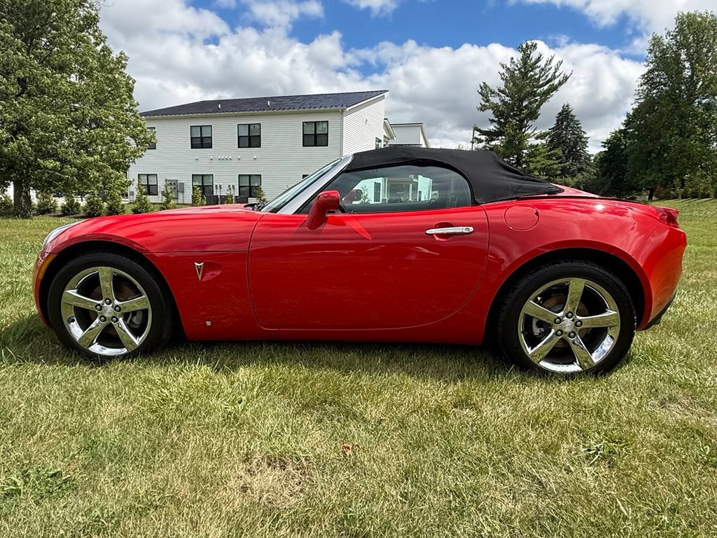 Used 2007 Pontiac Solstice GXP w/ Premium Package RWD image 6