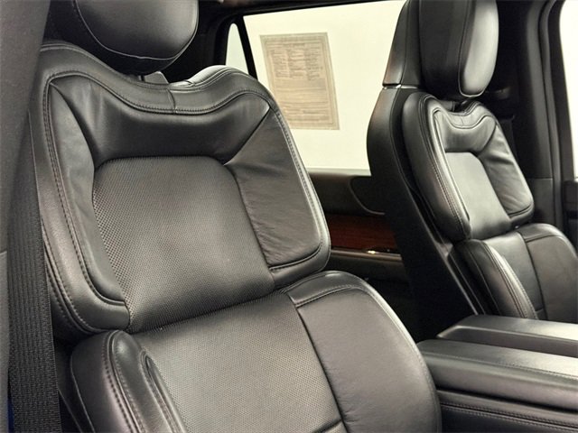 Used 2024 Lincoln Navigator Reserve w/ Monochromatic Package image 13