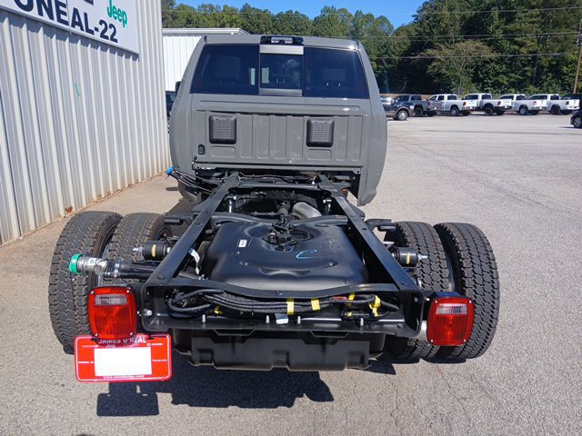 New 2027 RAM 5500 4x4 Crew Cab w/ Laramie Trim Package image 4