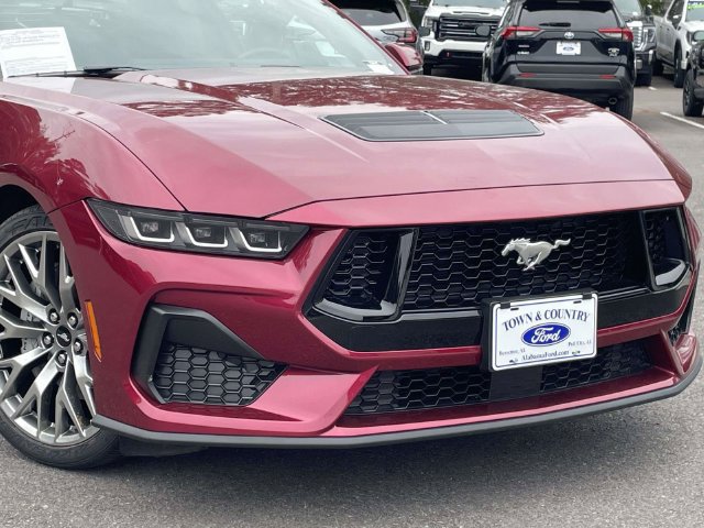 Certified 2025 Ford Mustang GT Premium RWD image 2