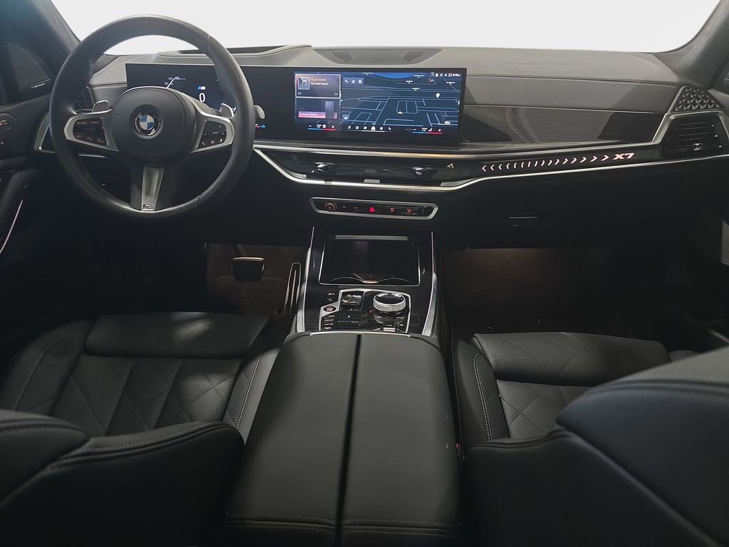 Used 2026 BMW X7 xDrive40i w/ M Sport Package image 10