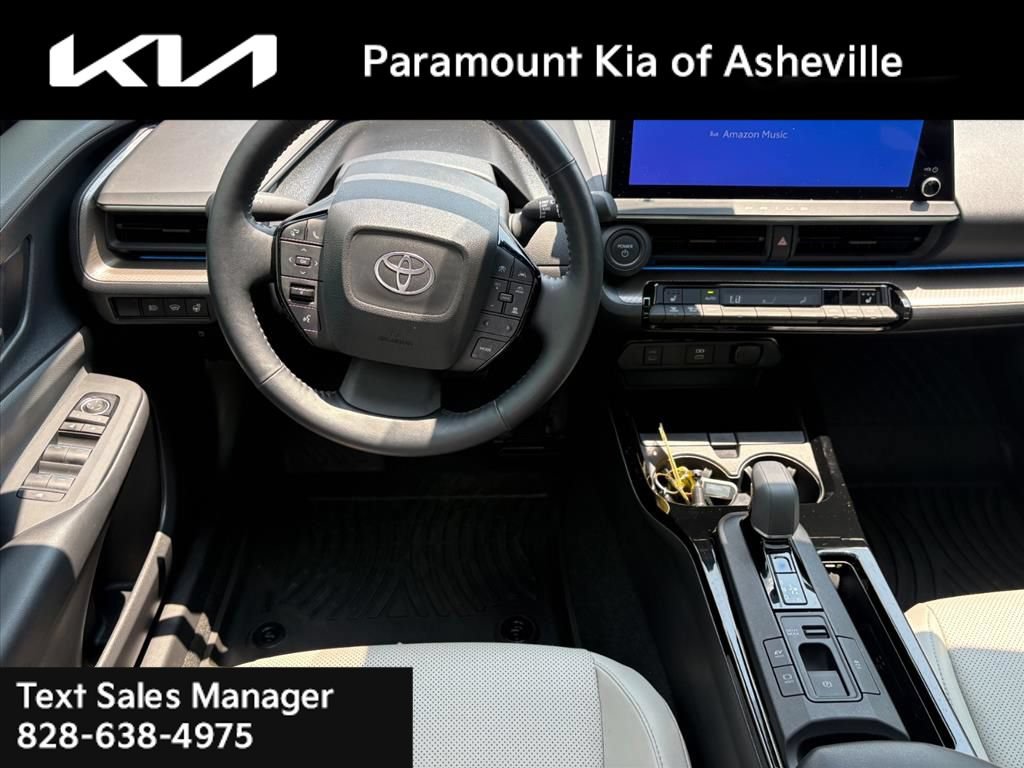 Used 2024 Toyota Prius XLE FWD image 25