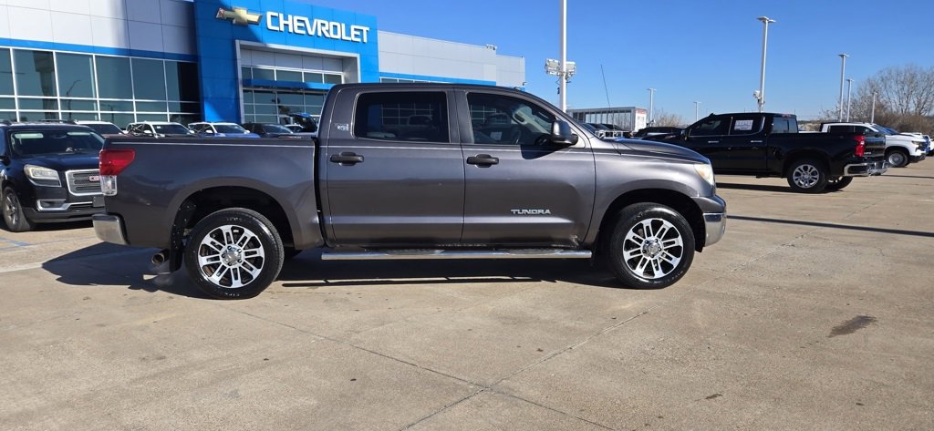 Used 2013 Toyota Tundra 4x4 CrewMax image 9