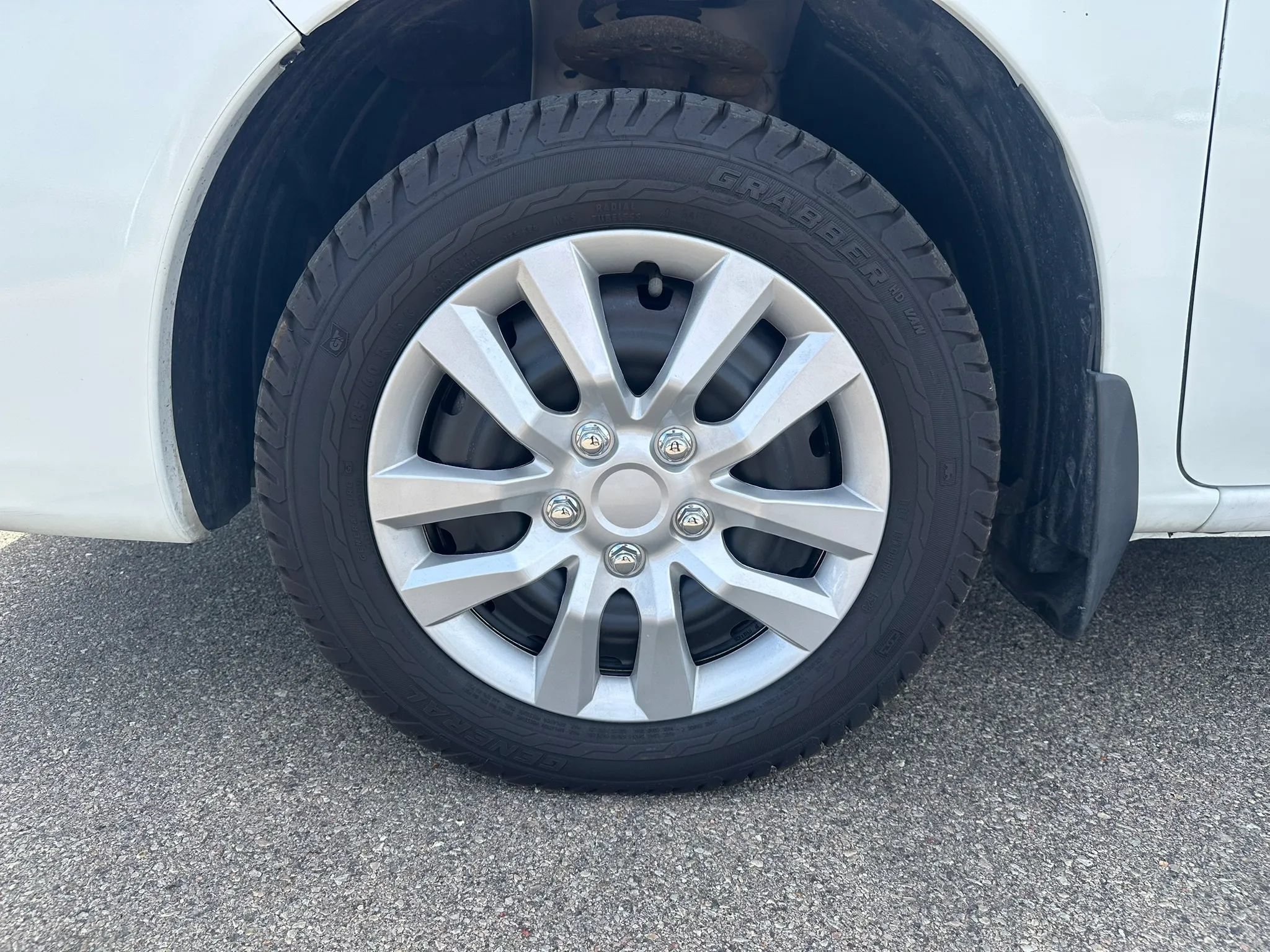 Used 2018 Nissan NV200 SV w/ Navigation Package FWD image 18
