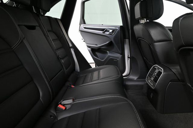 New 2026 Porsche Macan S image 22