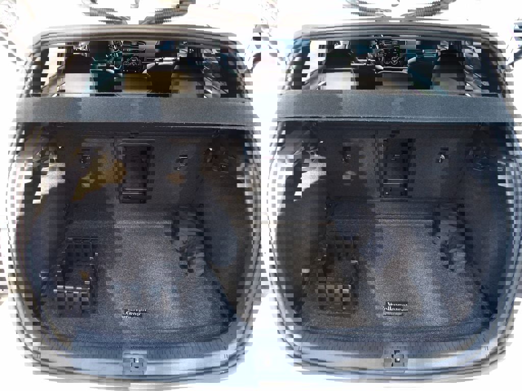 Used 2018 Volkswagen Golf R DCC & Navigation 4motion image 23