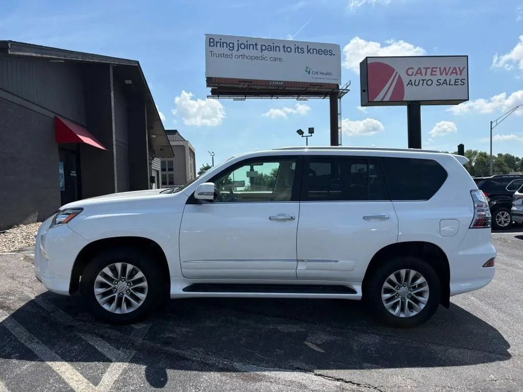 Used 2016 Lexus GX 460 w/ Premium Package AWD/4WD image 2