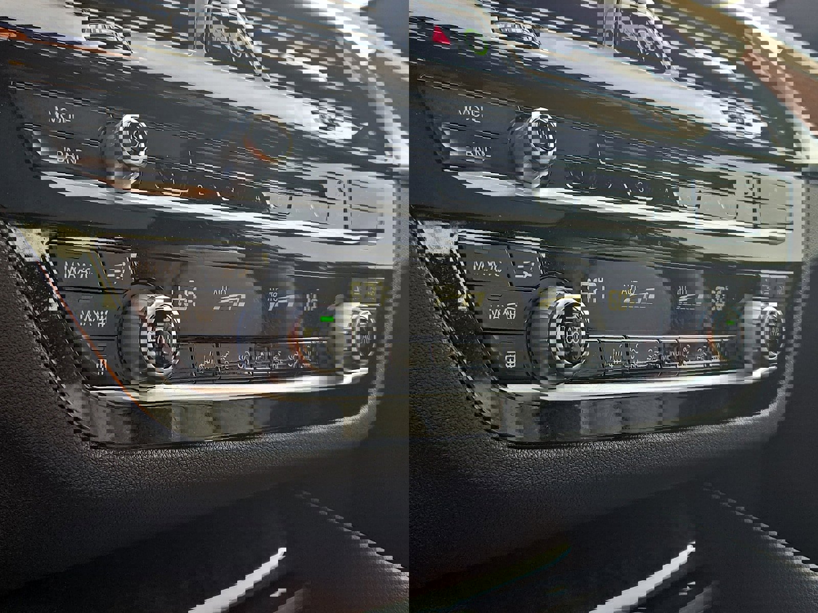 Used 2019 BMW 540i xDrive image 16