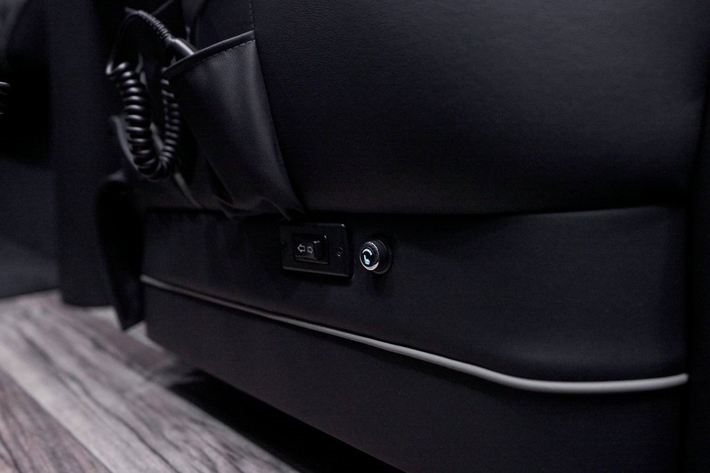 Used 2024 Mercedes-Benz Sprinter 3500 w/ Parking Package image 84