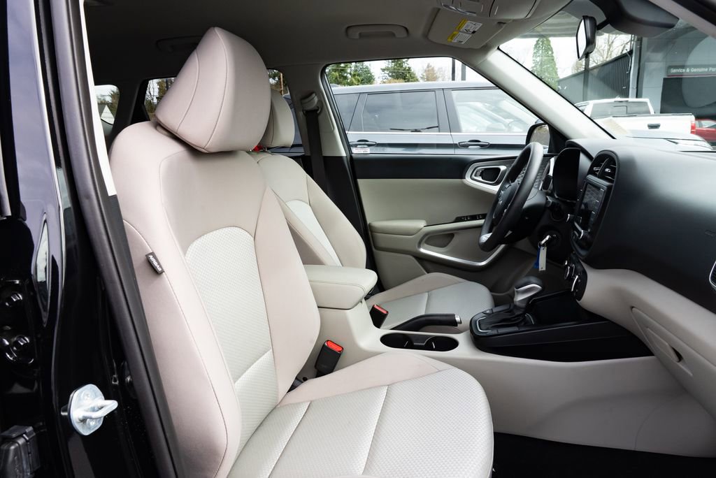 Used 2024 Kia Soul LX image 24