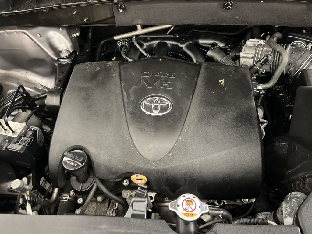 Used 2019 Toyota Highlander XLE image 27