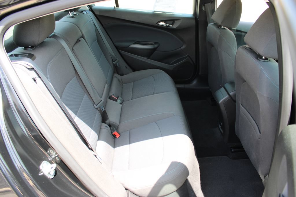 Certified 2018 Chevrolet Cruze LT FWD image 34