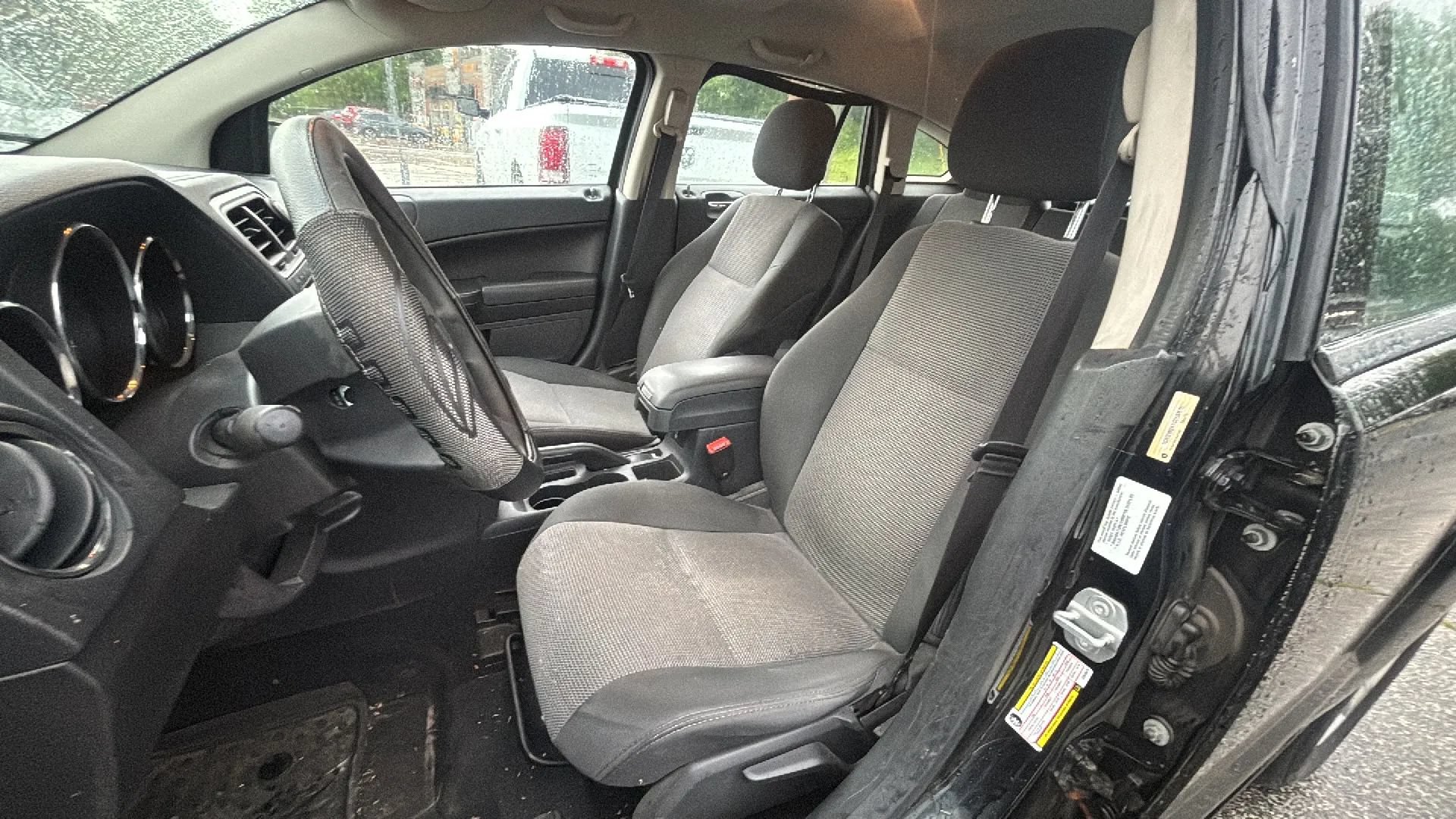 Used 2012 Dodge Caliber SXT FWD image 9