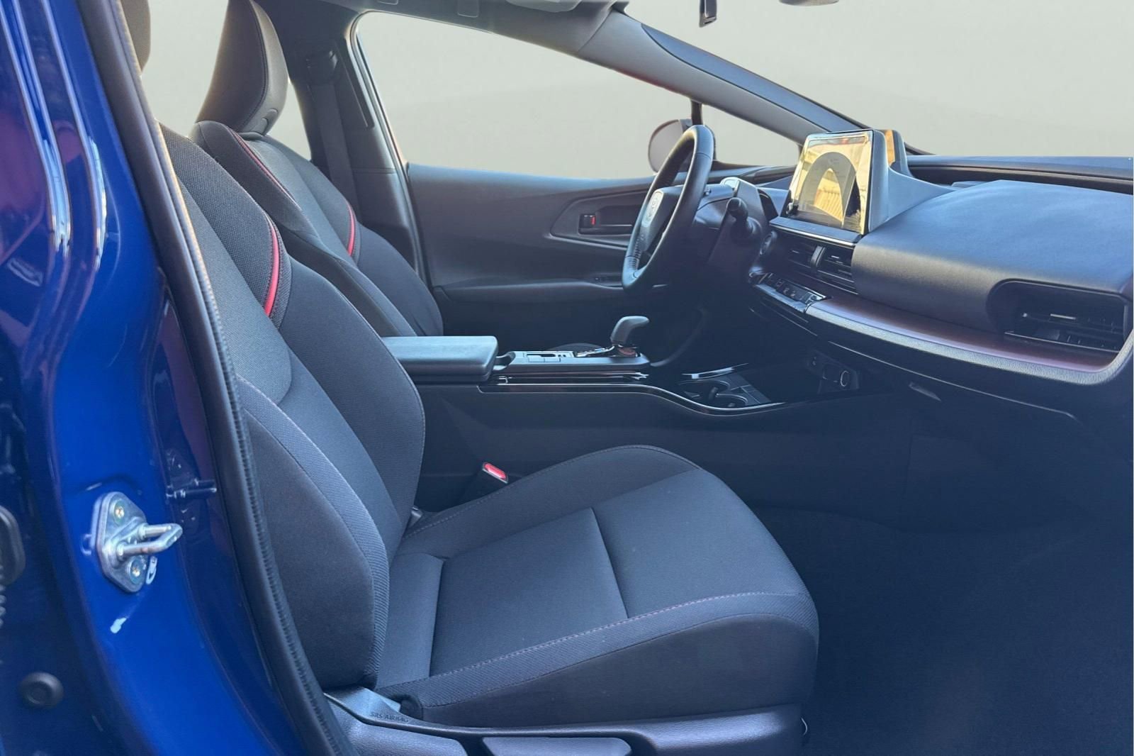 Used 2025 Toyota Prius Plug-In Hybrid image 20