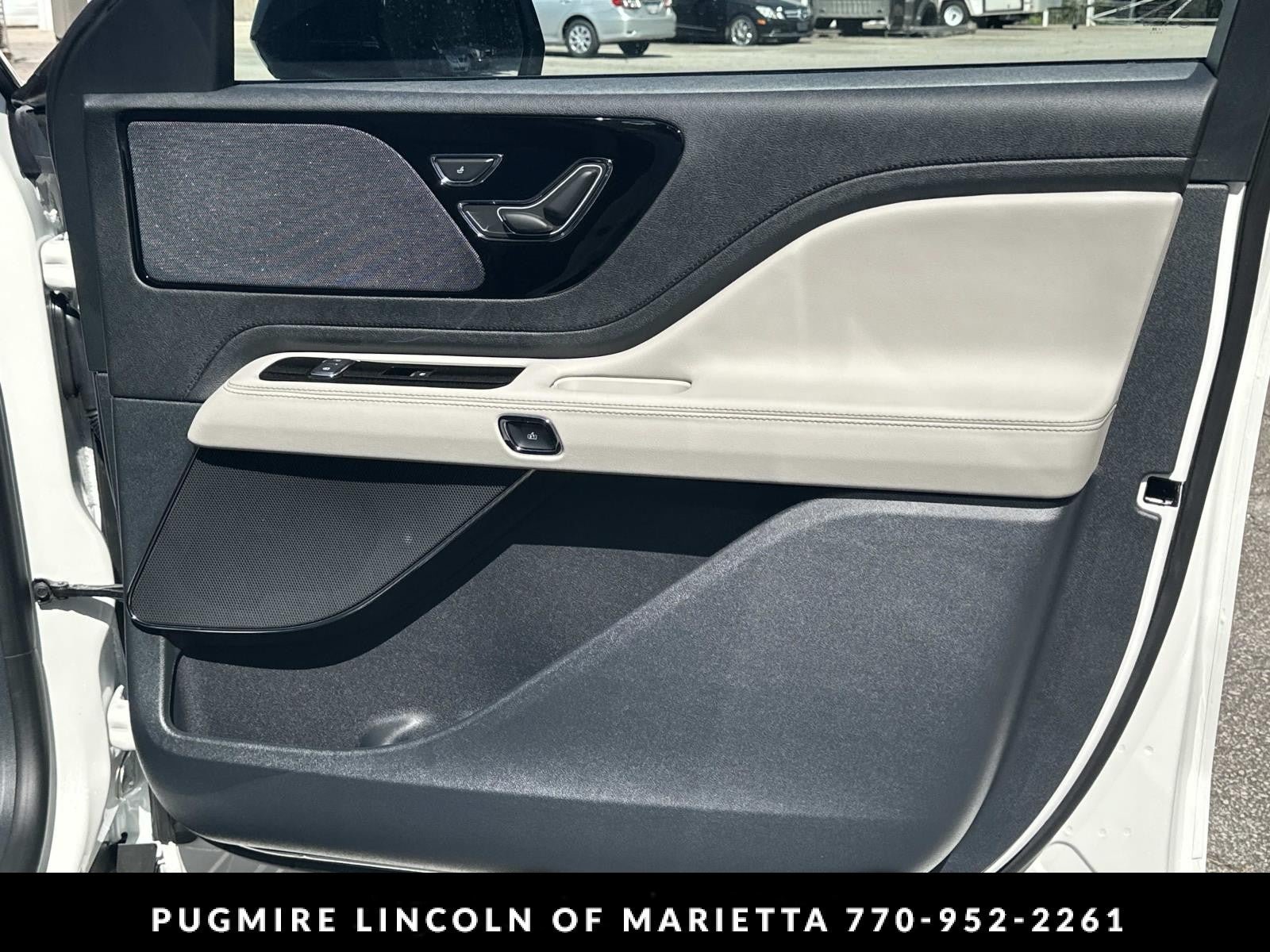 New 2026 Lincoln Aviator 2WD w/ Jet Appearance Package image 14