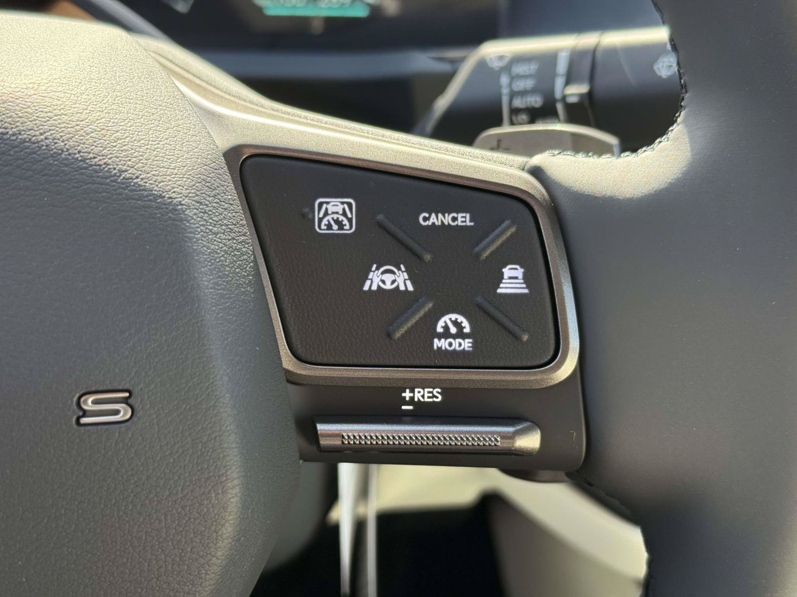 New 2026 Lexus ES 500e w/ Convenience Package AWD/4WD image 17