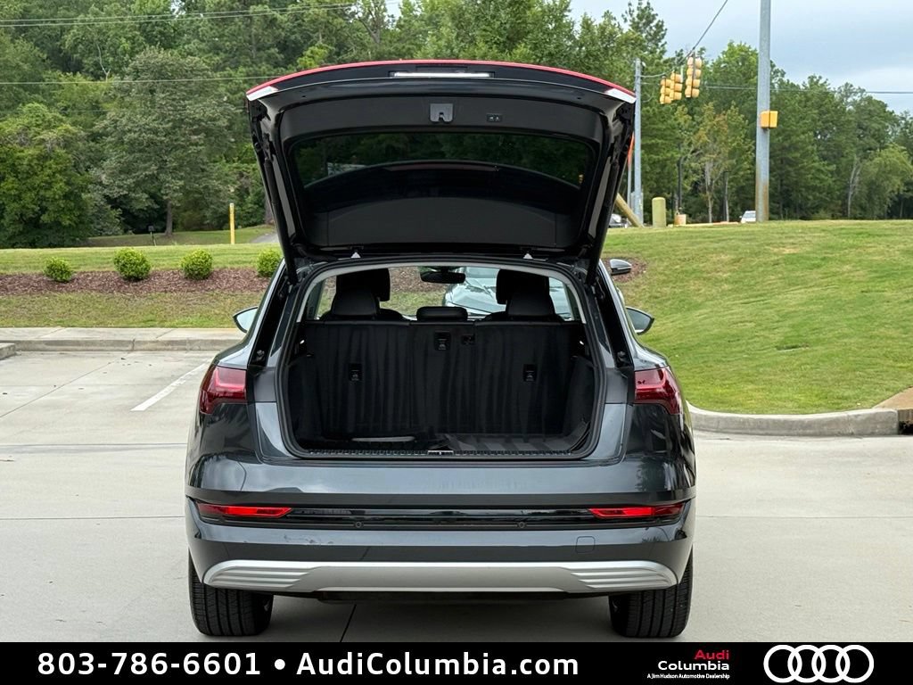 Used 2019 Audi e-tron Prestige w/ Prestige Package AWD/4WD image 15
